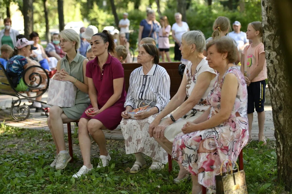 жители апрелевки. жители апрелевки. апрелевка жители. масленица апрелевка 2010 год. населения города апрелевка.