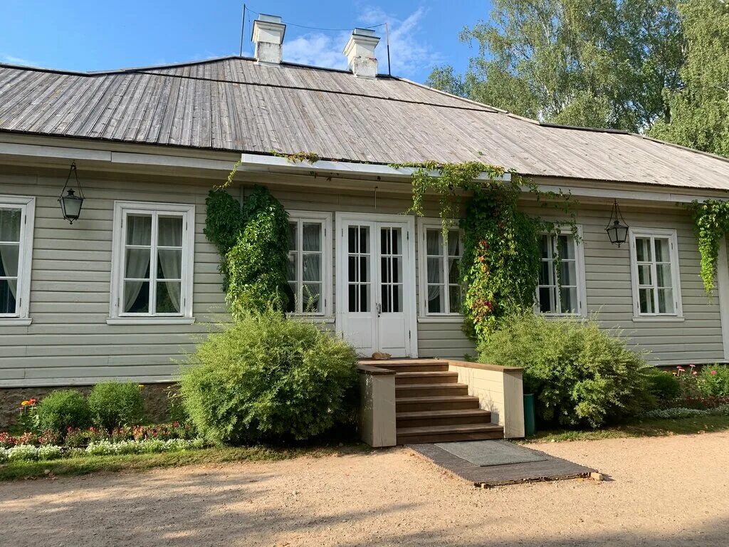 пушкинские горы музей-заповедник. сайт музея михайловское. дом музей пушкина в пушкинских горах. усадьба михайловское псковская область. сайт музея михайловское.