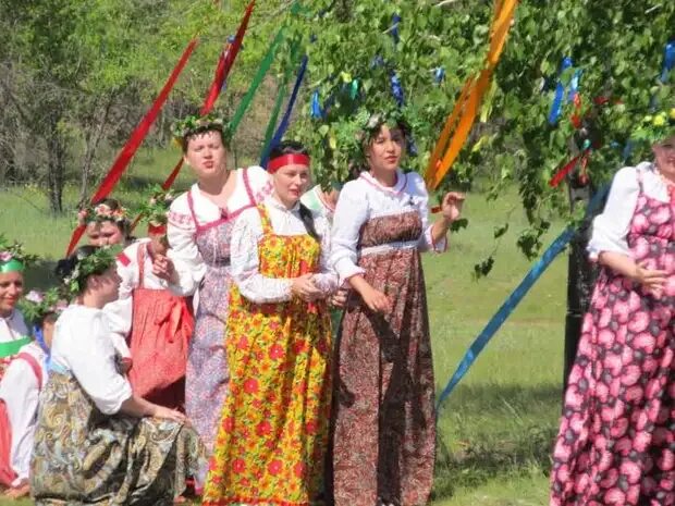 Семик праздник когда празднуется в 2025. Праздник кукушки кумление. кумление троица семик. обрядовый праздник троица семик. народный праздник семик.