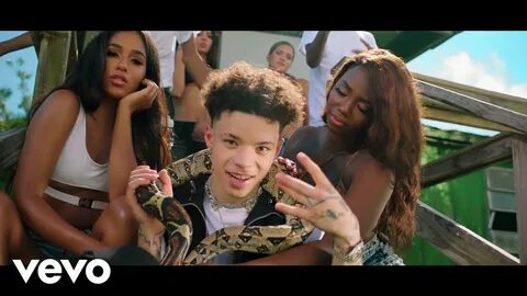 Песню lil mosey