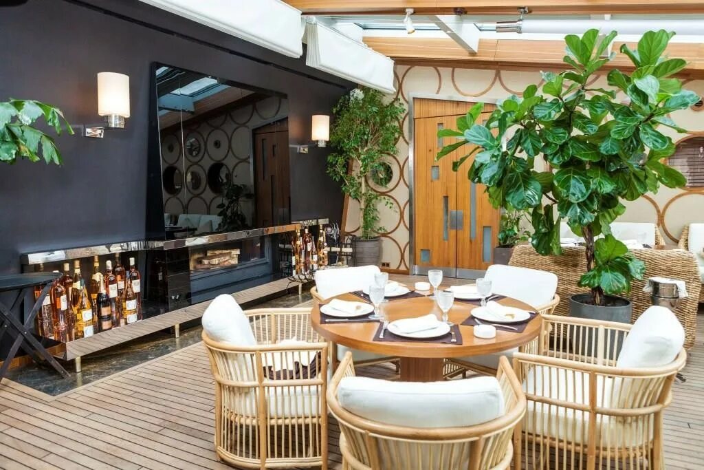 Кафе роуз. Ресторан la rose. Кафе роуз. English tea room. Роуз бар москва.