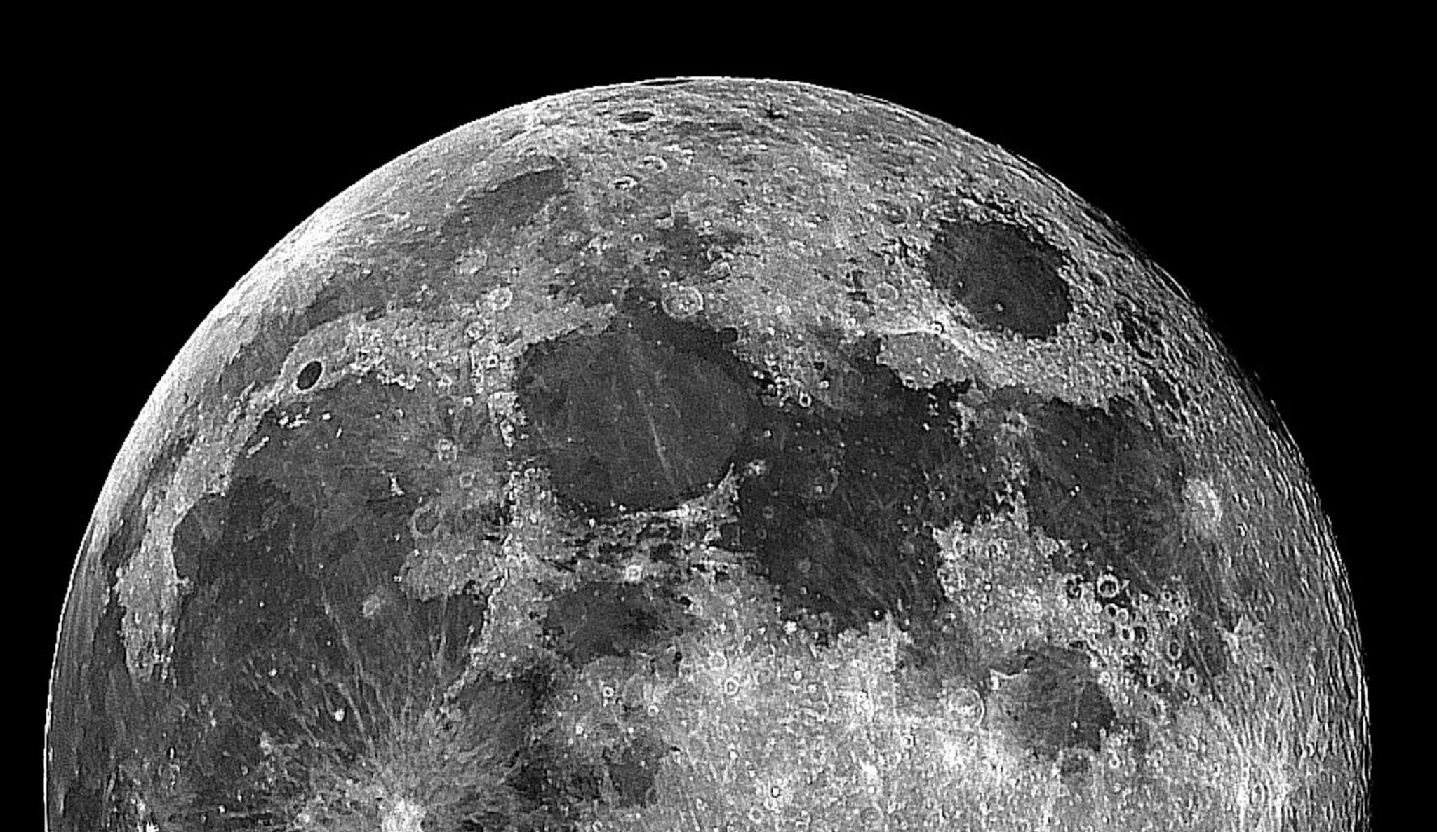 Moon correct moon. Луна фото. Снимок Луны. Луна вид из космоса. Снимок Луны высокого разрешения.