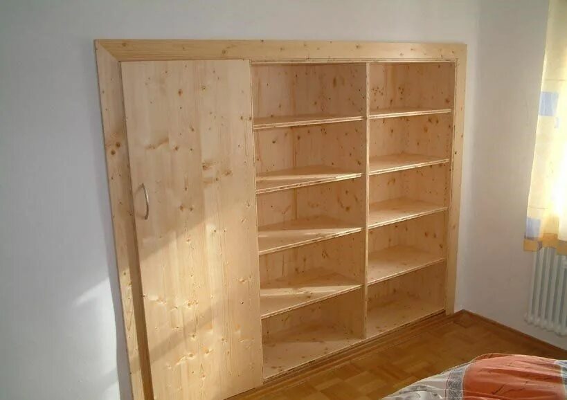 самодельный шкаф. самодельный шкаф. стенной шкаф. шкафчик из фанеры. самодельный шкаф для одежды.