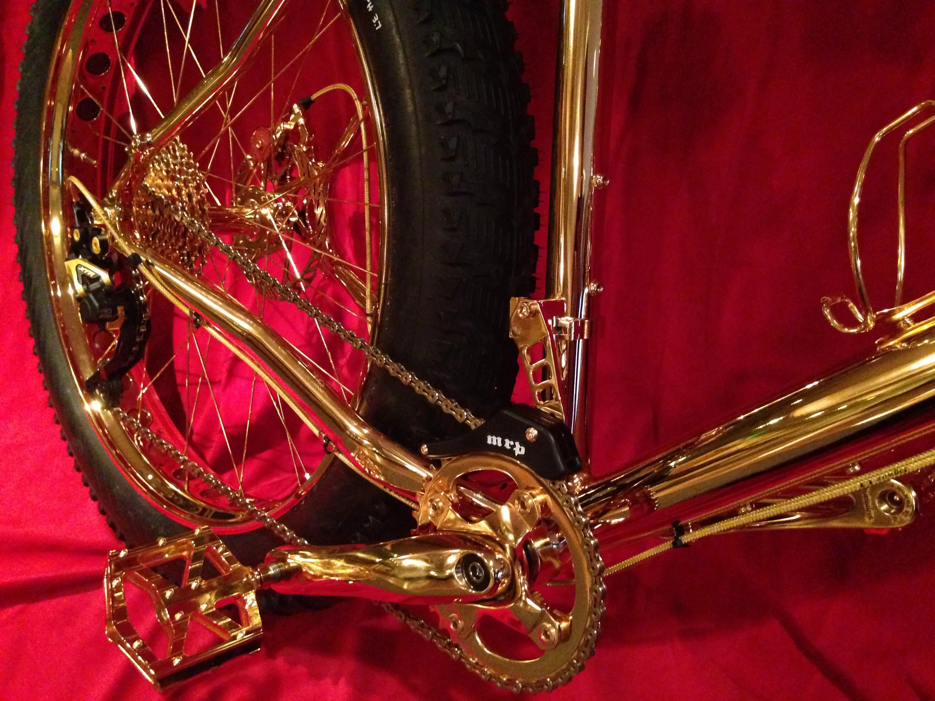 Дорогие велосипеды. Эксклюзивные велосипеды. Самый дорогой велосипед. Велосипед из золота.