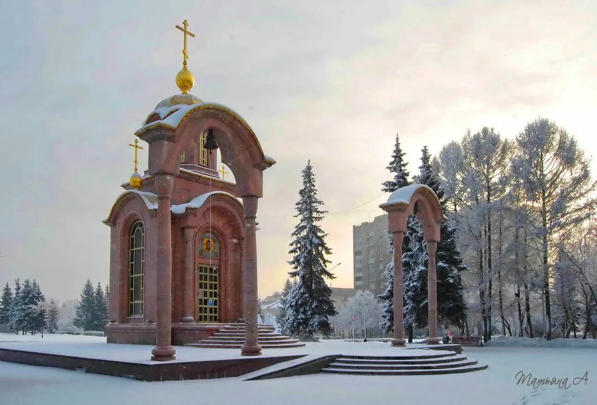 Честь иконы божией матери всех. Часовни Кемерово. Часовня скорбящих Кемерово. Часовня иконы Божией матери всех скорбящих радость Кемерово. Часовня у филармонии Кемерово.