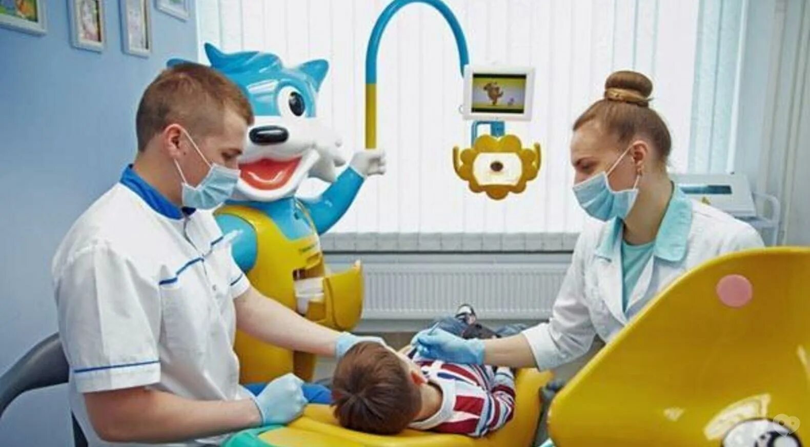 Детская поликлиника врач стоматолог. Зубная больница детская. Кабинет зубного врача для детей. Зубная поликлиника для детей. Добрый детский стоматолог.