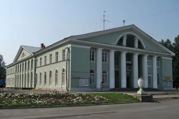 Дк маяковского старокамышинск. Маяковского металлострой. Санкт-петербург дк маяковского. Дом культуры маяковского металлострой. Маяковского металлострой.