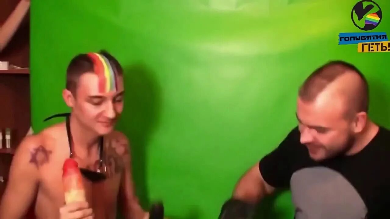 Тесак голубятню. Тесак танцует. танцы с тесаком. танец тесака гиф.