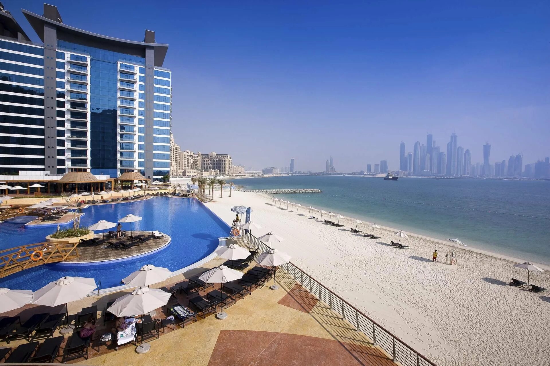 Дубай можно ли в шортах. Дубай отель Dukes. Отель Дукес пальм Дубай. Dukes the Palm a Royal Hideaway Hotel 5 ОАЭ Дубай. Вест Палм Бич Дубай.