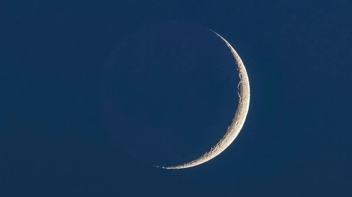 Новолуние 2023. Лунный новый год 2023. Новолуние в близнецах 18 июня 2023. Лунные фазы на июнь 2023. Новолуние 2023.