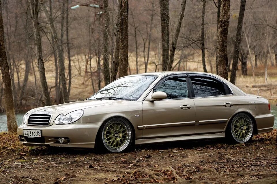 Hyundai sonata 2008 года. Соната 4 на 18 дисках. Соната 2005 тагаз. Хендай соната 2008 черная. Hyundai sonata ef r19.