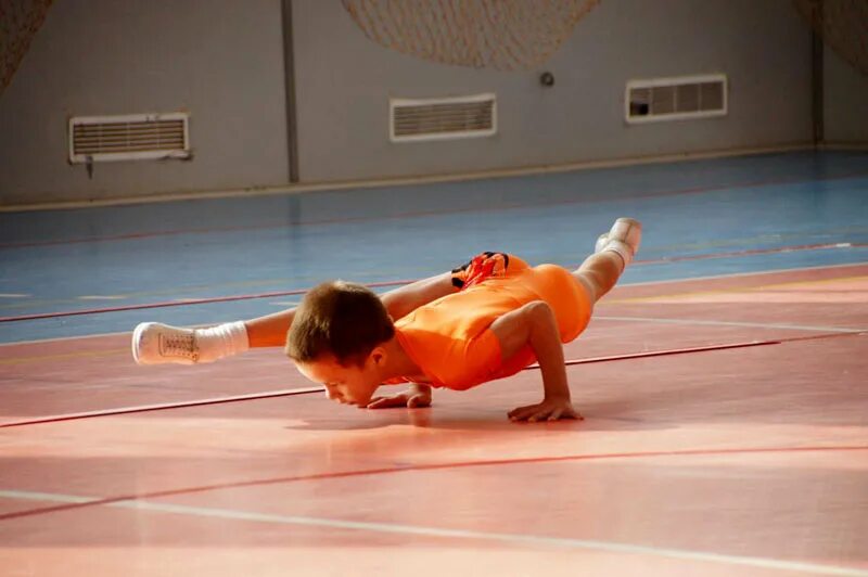 анализ параметров соревновательной практики спортсмена. цель профессионального спорта. консультация для родителей по физкультуре упражнения. физкультурно-оздоровительная работа. спортивный компонент.