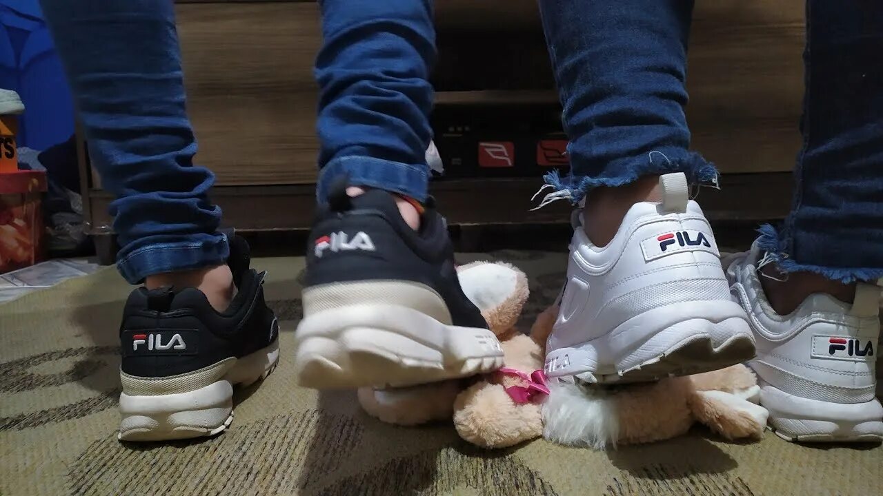 Краш фетиш живодерство. Кукин краш. Кукин краш. Кукин краш. Girl heel crush toy cars.