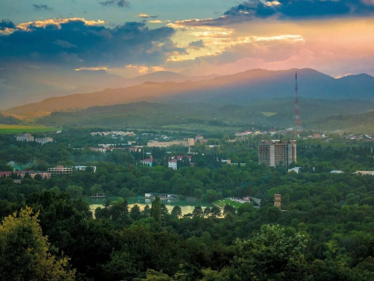 Столица кбр нальчик. Столица кбр нальчик. Кабардинка балкария нальчик. Ресторан сосруко в нальчике. Кабардино-балкарская республика столица нальчик.