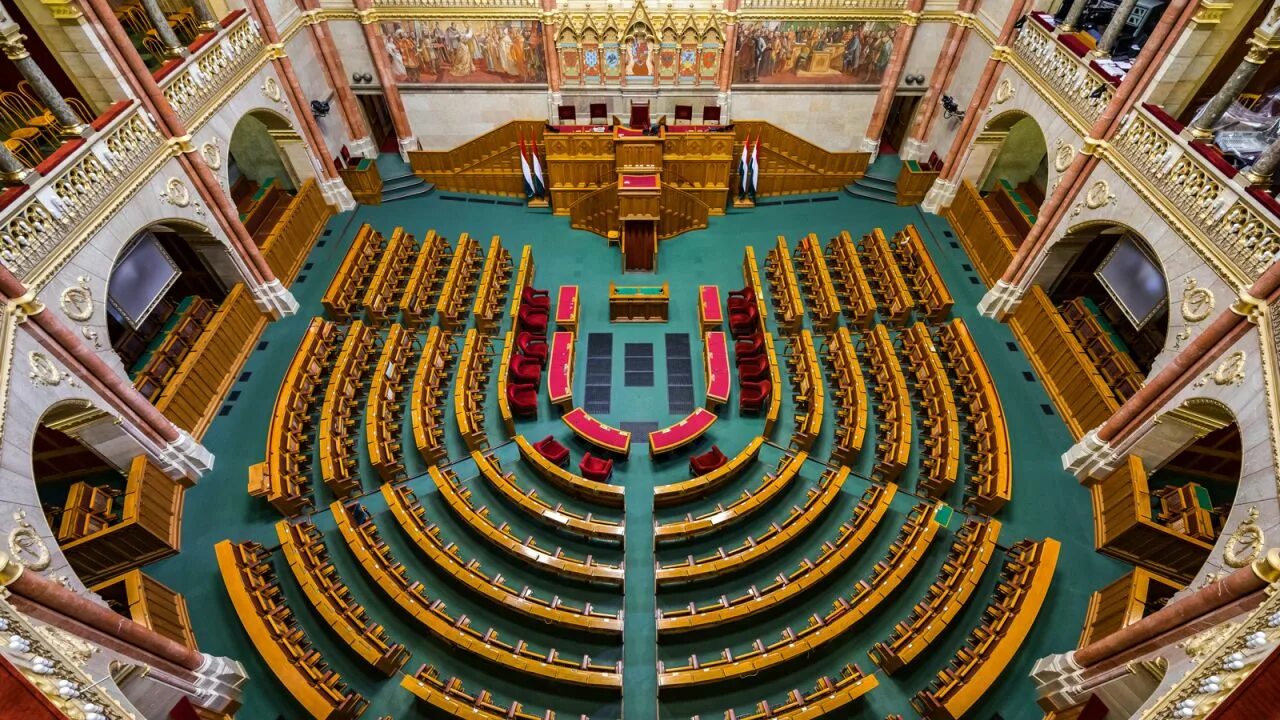 Венгрия ратифицировала. Budapest Parliament. Будапешт здания. Palace Parliament Hungarian. Parliamentary building Budapest Souvenirs.