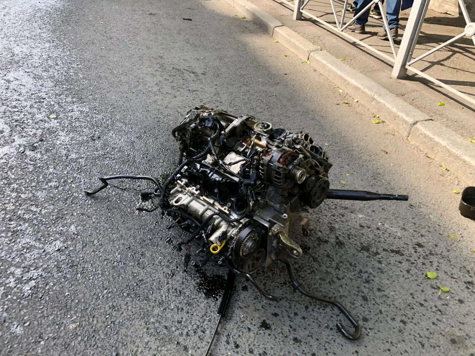 Kawasaki конкурс 1. газон дтп двигатель в салон. вырвало двигатель. вырвало двигатель. авария электродвигателя.