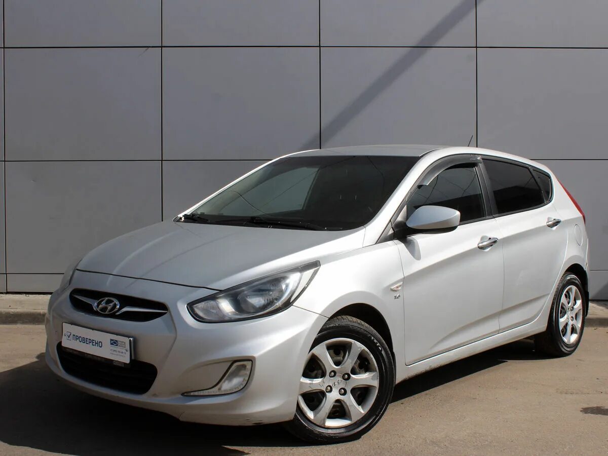 Купить хендай хэтчбек с пробегом. Hyundai Solaris 2013. Хендай Солярис 1.6. Hyundai Solaris 1.5. Хёндай Солярис 2013 хэчбек.