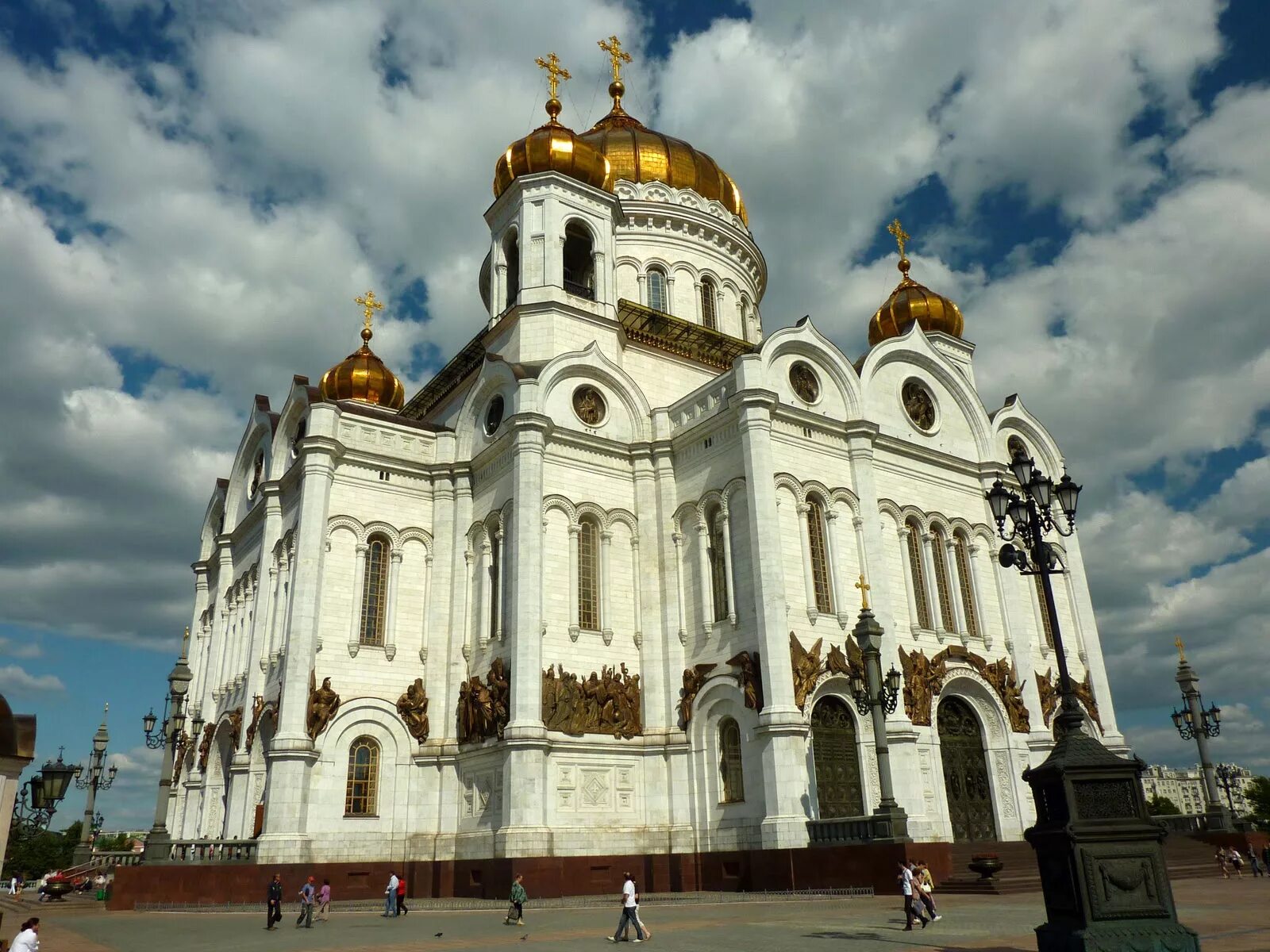 В россии меньше церквей