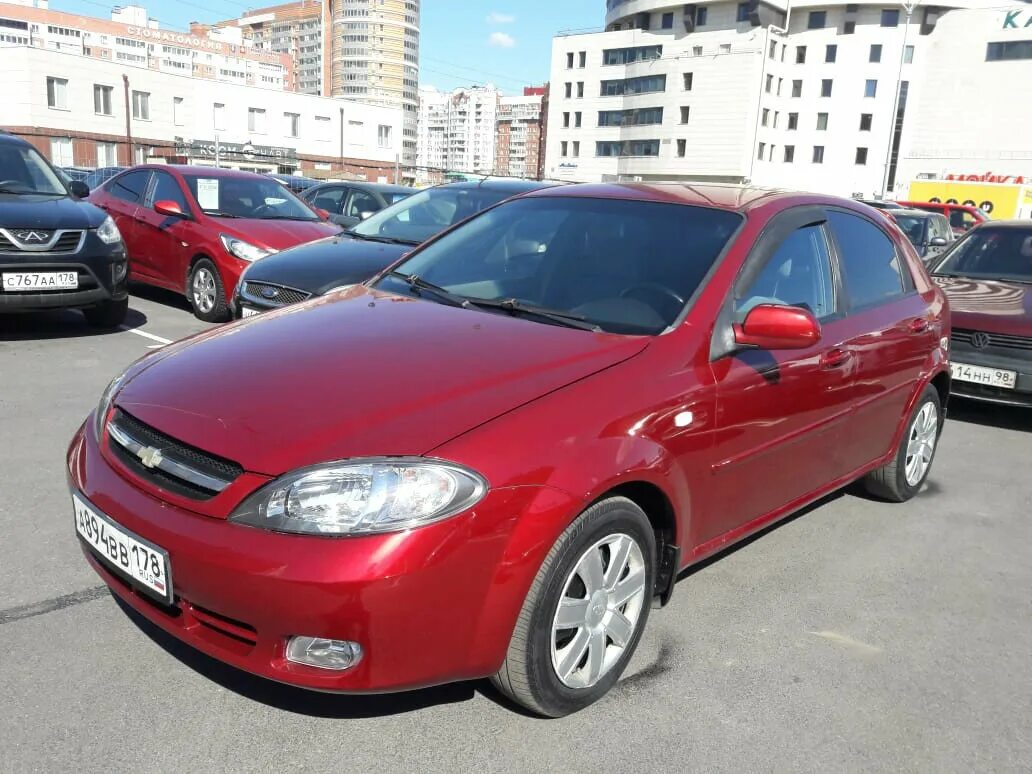 Шевроле лачетти 2008 купить. Chevrolet Lacetti 2008 красная хэтчбек. Красный Chevrolet Lacetti 2003. Шевроле Лачетти 2008. Красный Chevrolet Lacetti (2004-2013).