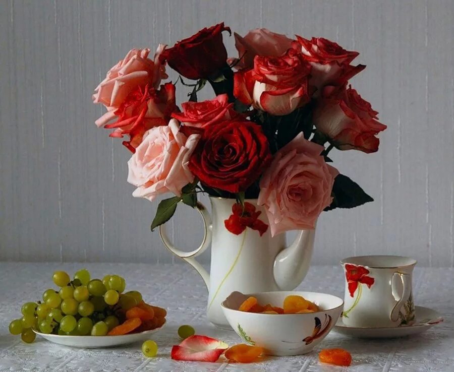 Доброе утро любимая розы. Утренние цветы. Утренний букет. Красивые букеты с добрым утром. Красивые натюрморты с розами.
