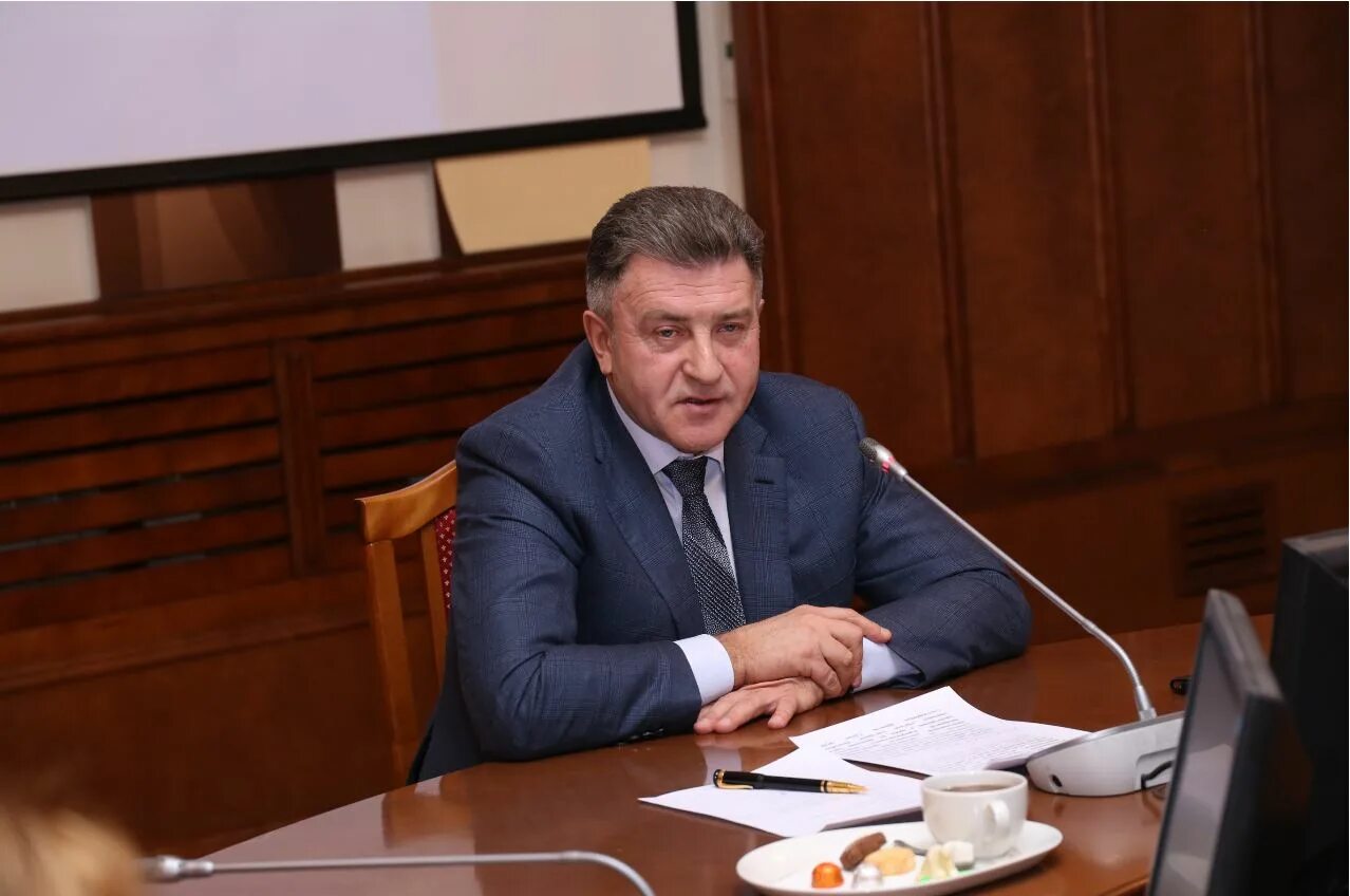 Кулинич новосибирск депутат. Нюренбергер александр филиппович. Барсуков александр филиппович новосибирск. Сотрудники законодательного собрания новосибирска. Законодательное собрание новосибирской области.