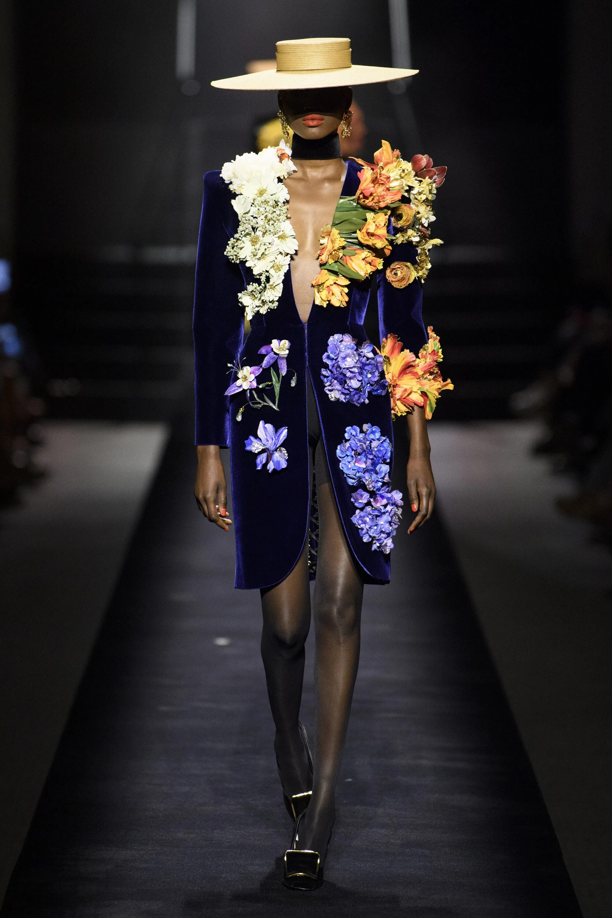 Кутюр 2025. Schiaparelli haute couture 2025. скиапарелли показ 2025-2025. показ скиапарелли 2025. schiaparelli haute couture 2025.