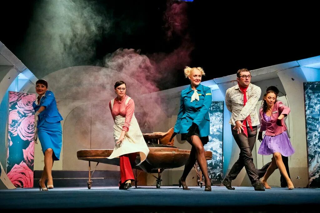 Боинг-боинг спектакль актеры пятый театр омск. Спектакль пятый театр омск. Спектакль боинг боинг екатерина климова. Омский 5 театр. Омск пятый театр боинг боинг.