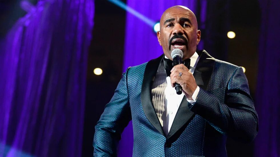 Чернокожий ведущий. Steve Harvey. Темнокожий ведущий. Американский чернокожий ведущий ток шоу. Steve Harvey в молодости.