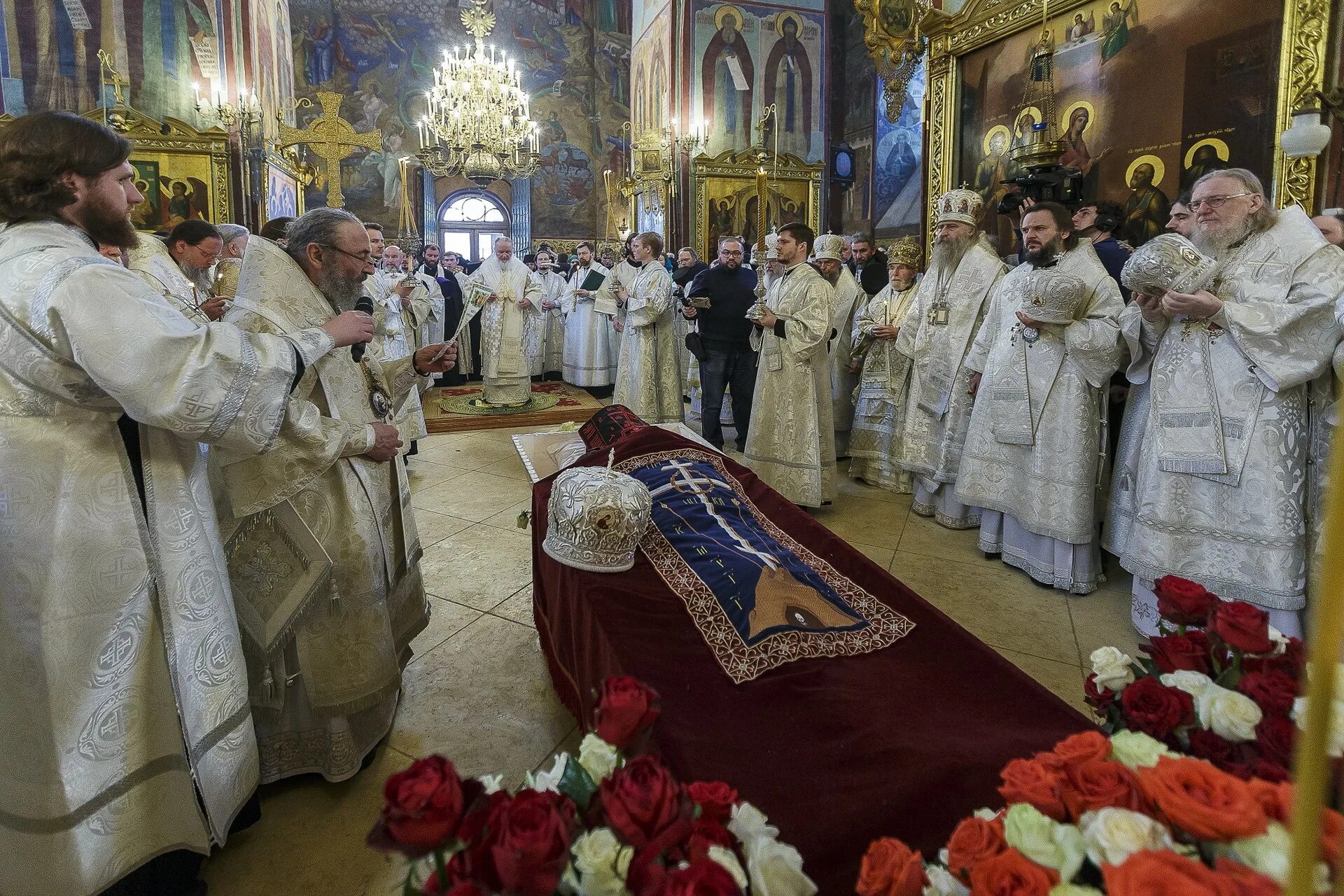 Управляющий сергиепосадской иепархией. Отпевание клирос. Игумен андрони́к (в миру александр сергеевич трубачёв). Отпевание клирос. Шубин александр александрович протоиерей отпевание.