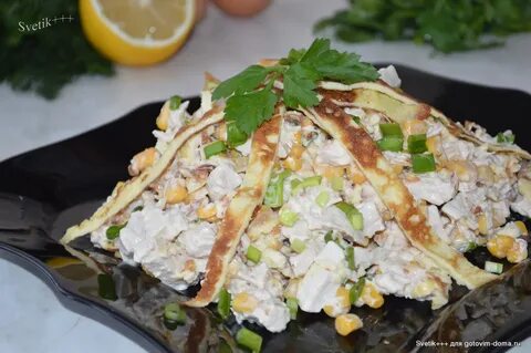 Салат с курицей огурцом блинчиками