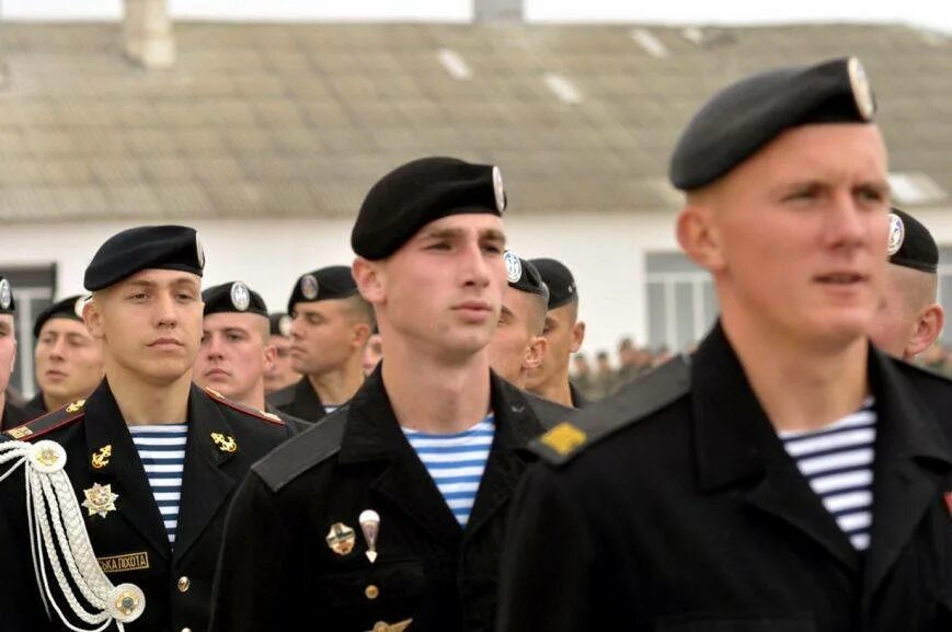 Служил в пехоте. Служба в морской пехоте. Берет военно морского флота. Берет моряка. Морская пехота Украины в парадной форме.