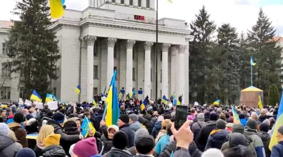 Митинг Херсонской области. Митинг в Каховке. Новая Каховка митинг. Митинги в Украине 2014.