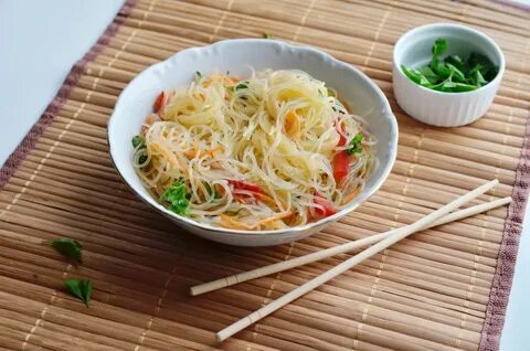 Лапша рисовая фунчоза с овощами