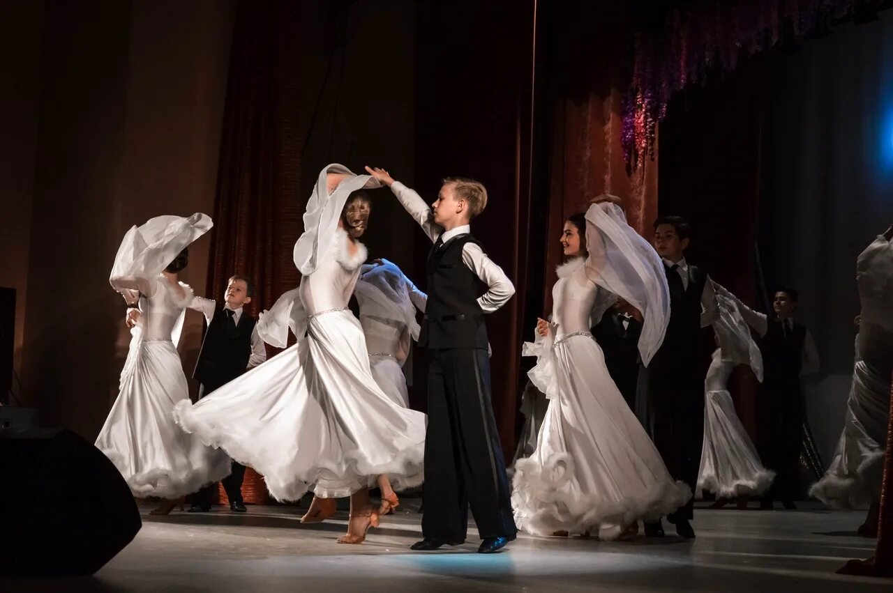 Статусы про грацию. Салон грация ярославль. Салон красоты грация пермь. Многопрофильный медицинский центр "статус грация+". Грация домодедово.