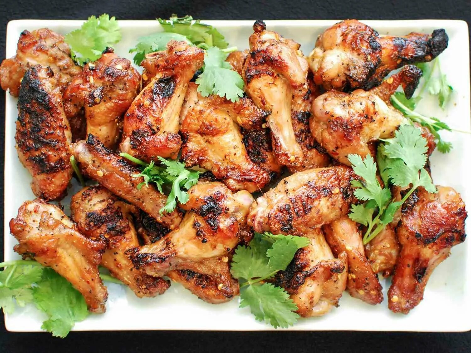 Куриные крылышки в медово соевом на мангале. Крылишка chicken. крылышки барбекю. крылышки куриные. куриные крылышки барбекю.