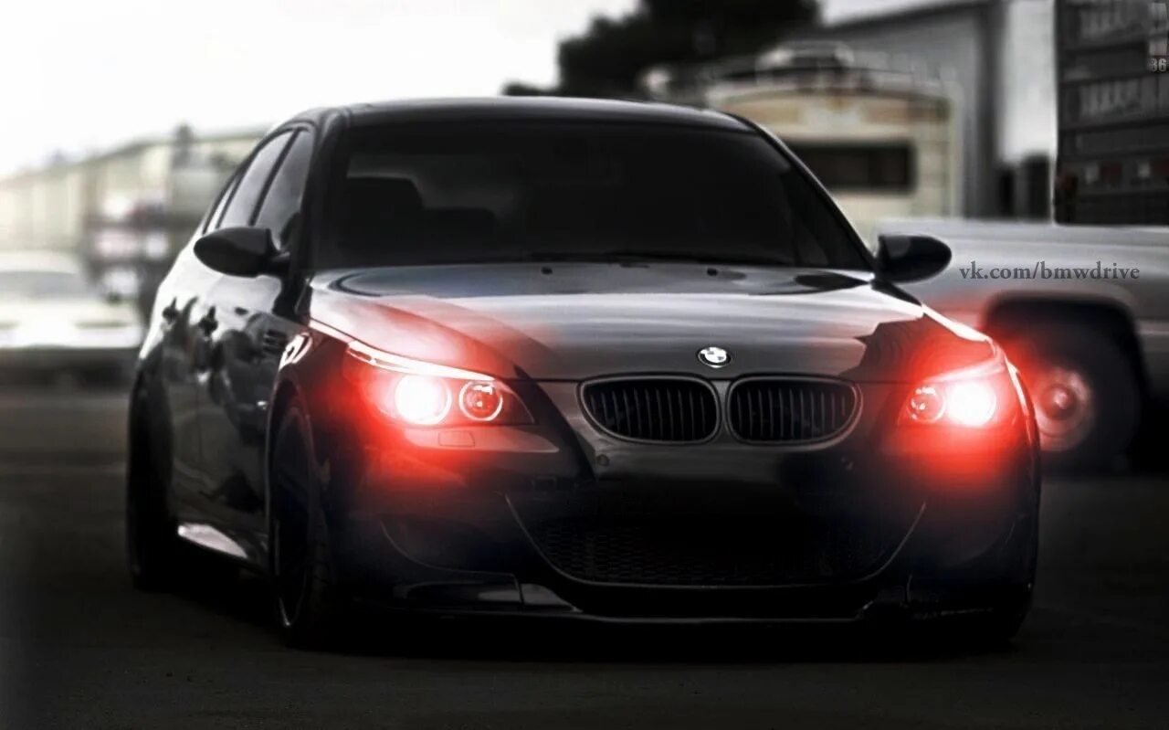 Аватарка бмв м5. BMW m5 e60. BMW m5 e60 в темноте. BMW m5 e60 бандитская. BMW 5 e60 черная.