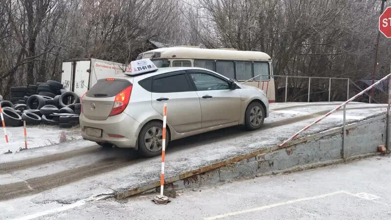 Эстакада на автодроме. Эстакада автошкола. Упражнение эстакада на автодроме. Горка на автодроме. Как заезжать на эстакаду