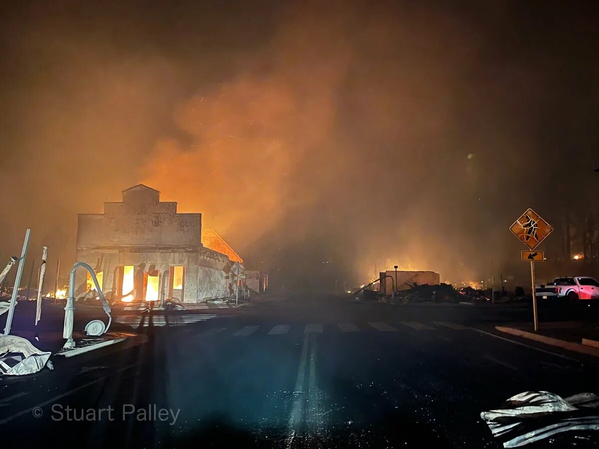 Пожар в дикси. Гринвилл США пожар. Город Гринвилл США. Пожар в Калифорнии 2021. Пожар «Дикси» в США.