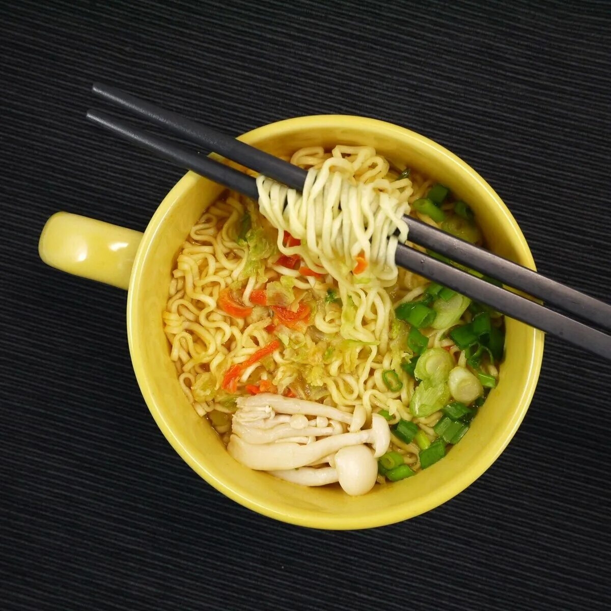 Рамен лапша Роллтон. Noodles доширак. Кока нудл лапша. Лапша Фивон. Вред быстрой лапши