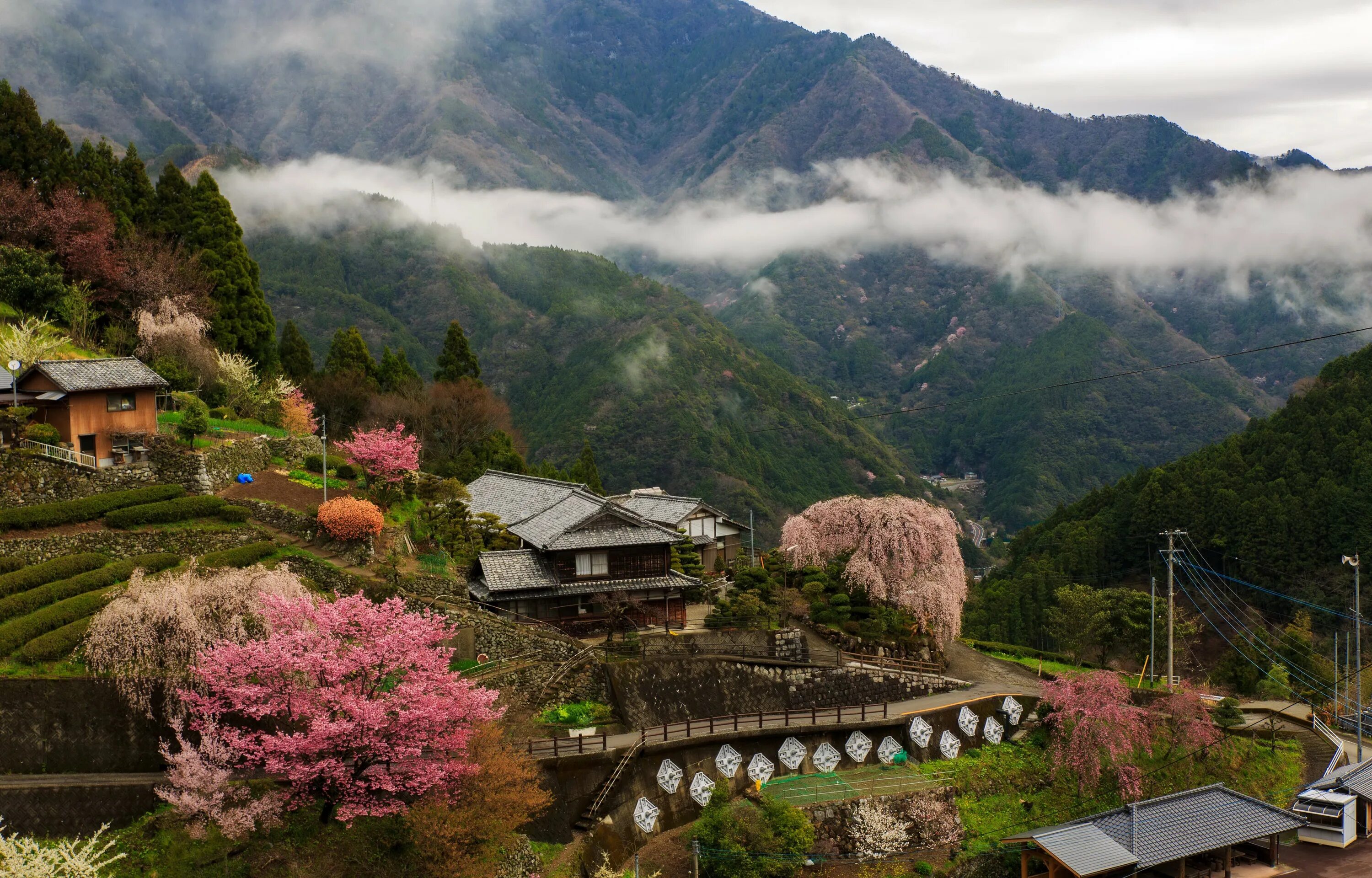 Japanese village. Горы Хида Япония архитектура. Сугисава японская деревня. Япония Киото деревня. Хоккайдо деревня.