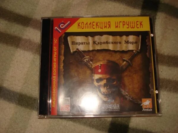 Пиратские диски с играми. Пиратские диски. Пиратские диски. Пиратские диски магазин. Контрафактные диски.