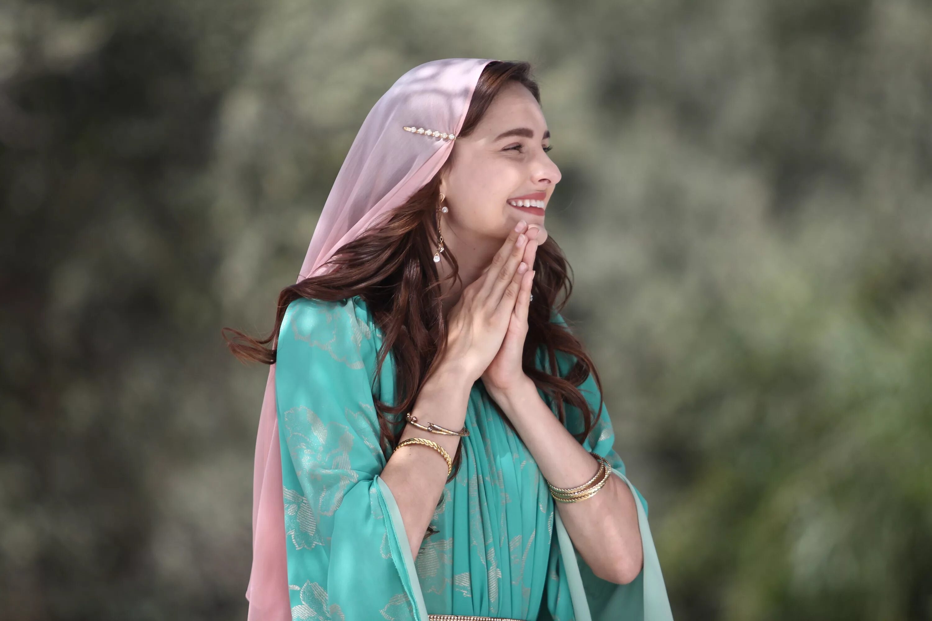 Новая невеста турецкий 2021. Невестка 2004. Новая невеста турецкий сериал 3 сын базука. Невестка 14. Госпожа невестка индийский сериал на русском.