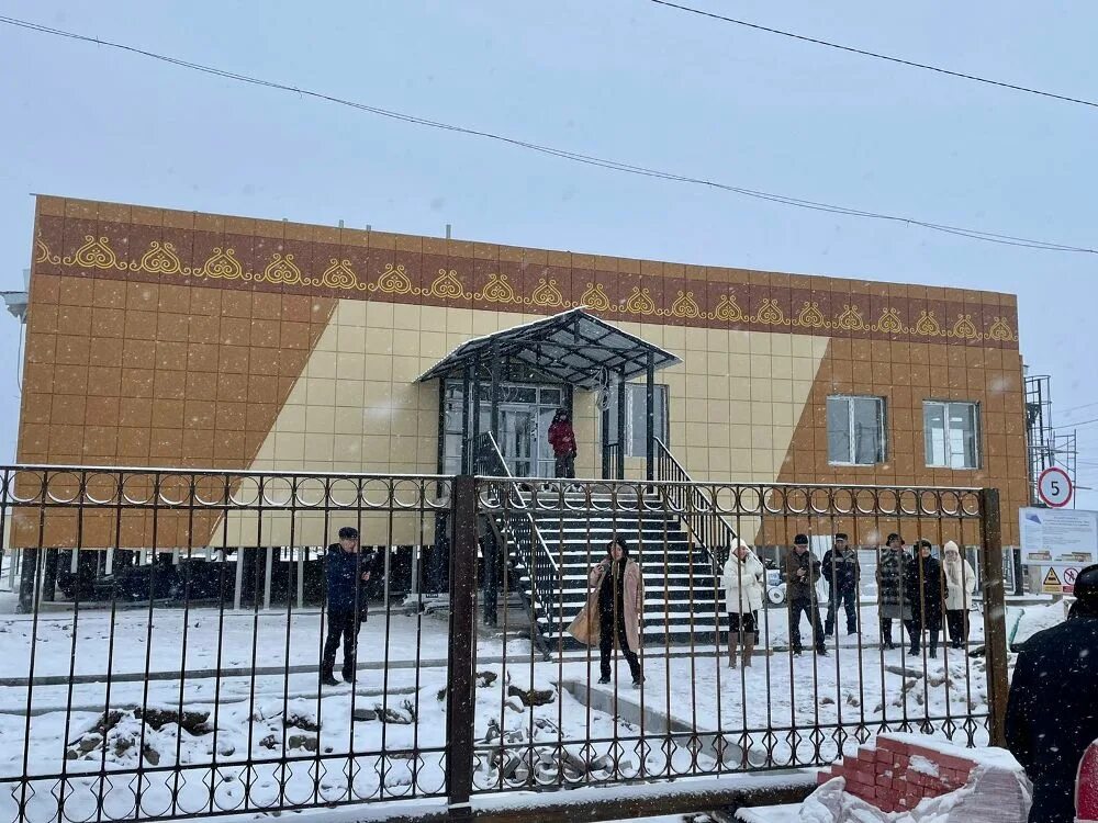 Тасагарская школа сайт. Тасагар вилюйский улус. Дом культуры берендей. Детский садик п. Тасагар.