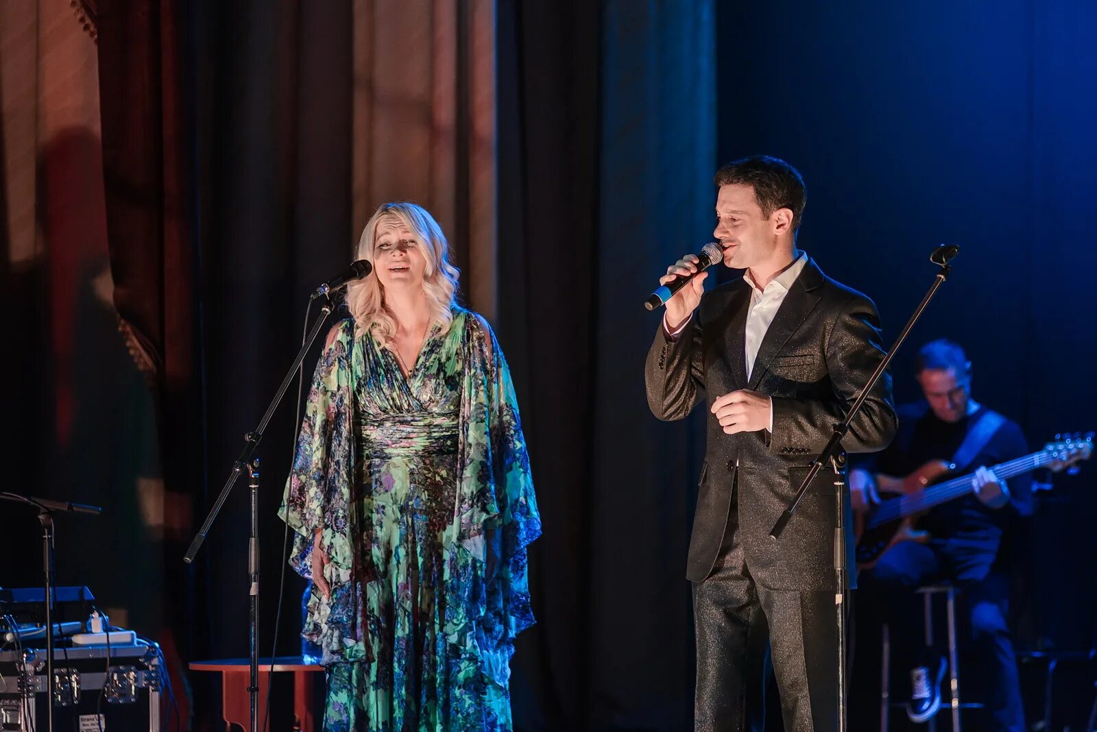 концерт макарских. концерт макарских. фото антона и виктории макарских живой концерт. концерт макарских. концерт макарских в волгограде.