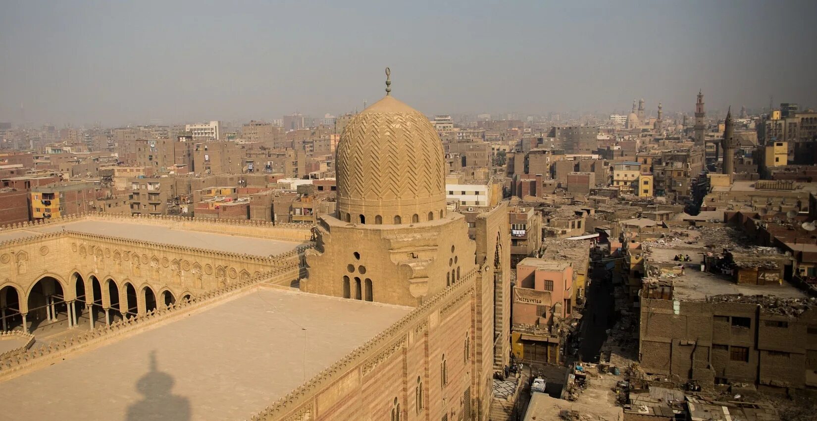 Каир время. Каир древний город. Каир столица Египта конфессии. Каир достопримечательности старый город. Каир на арабском.