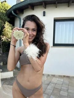 10. Hafsanur Sancaktutan, tatil için yurt dışını tercih eden ünlüler arasın...