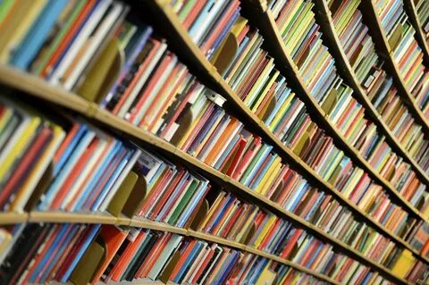 Книжным является