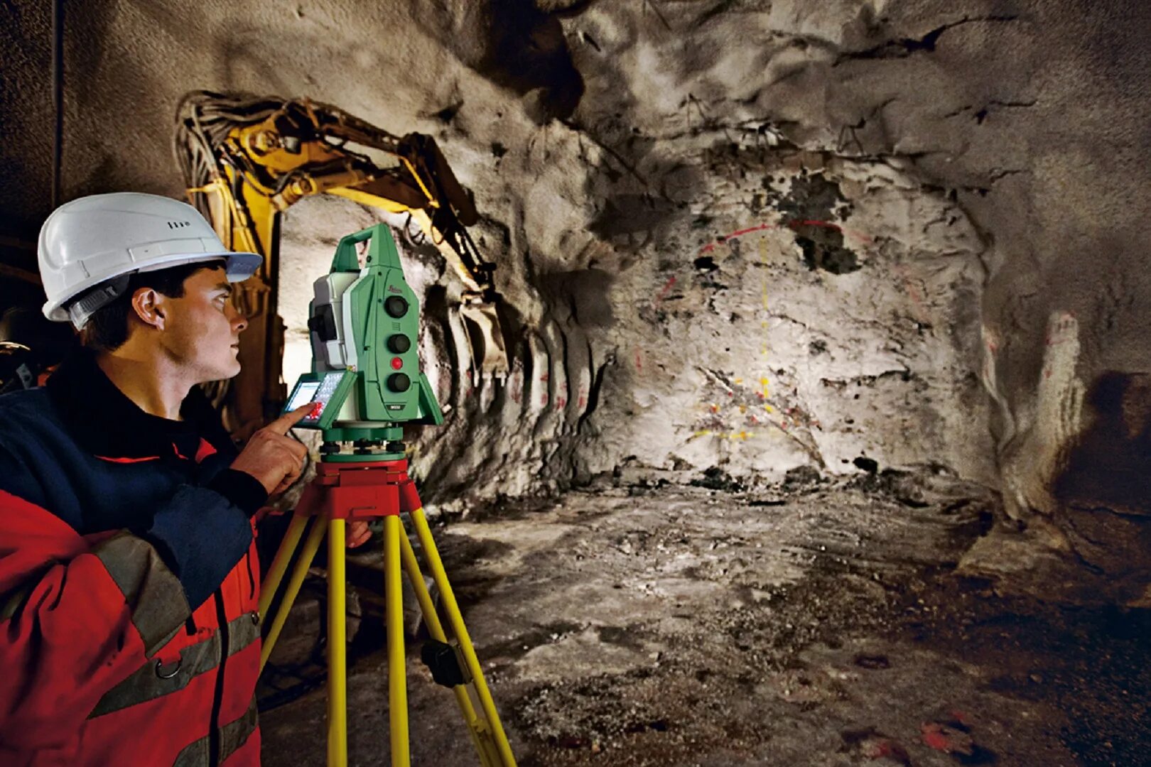 Маркшейдер карьера, рудника, Шахты. Маркшейдер Полиметалл. Leica GEOSYSTEMS маркшейдер. Горный инженер маркшейдер.