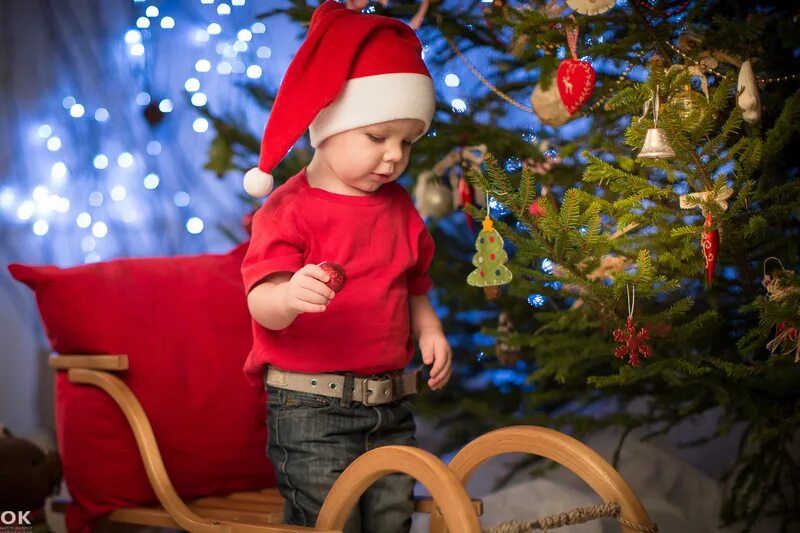Новый год ребенку 2 года. Идеи новогодней фотосессии с ребенком. Новогодняя фотосессия мальчика. Новогодняя фотосессия мальчика 3 года. Новый год дети.