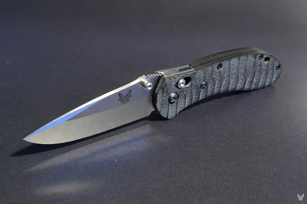 Какой сейчас нож. Гинфинские книфе. Складной ножи фирменные. Blade). Benchmade mini griptilian.